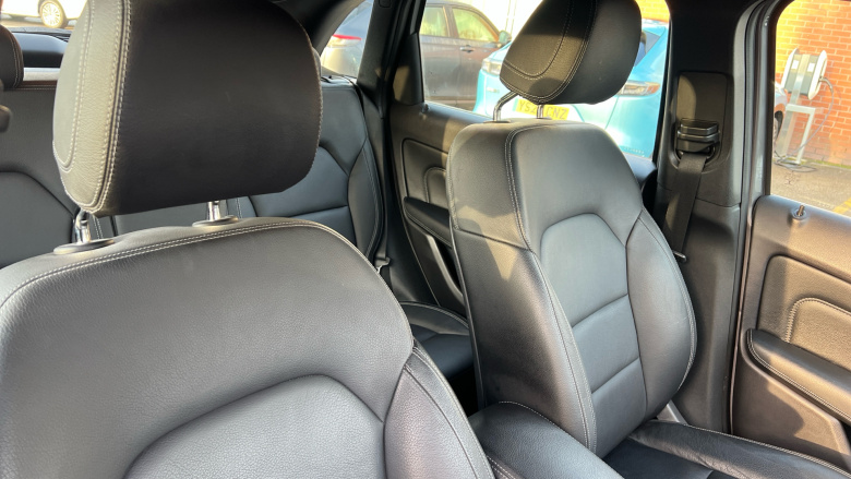 Mercedes-Benz B-Class B180 Exclusive Edition 5dr Petrol Hatchback